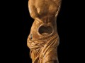 Methamorph II 2021 Gips, Polyester, Ei 16x51x16 cm